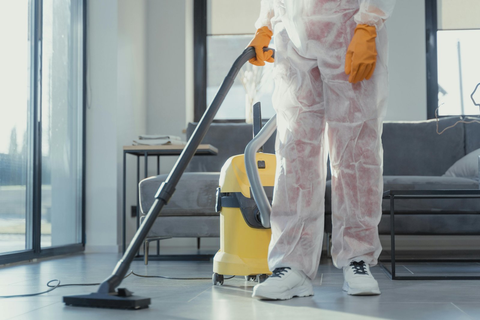 Industrial floor pressure washing and deep cleaning